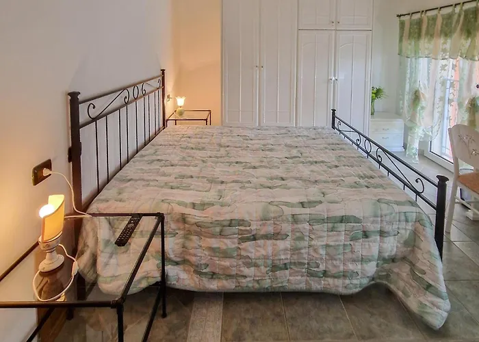 Dom wakacyjny Lovely In With Wifi