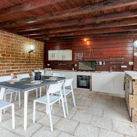 Holiday home Lovely In With Wifi Martinsicuro